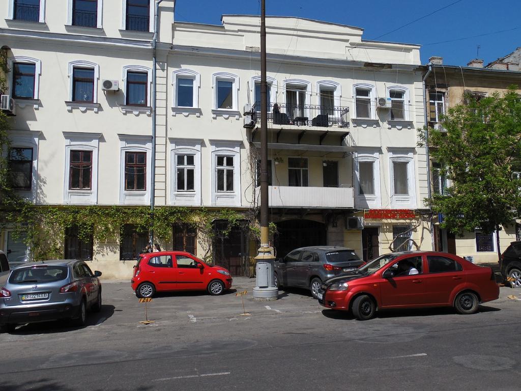 Vintazhnaya Apartment Одесса Экстерьер фото